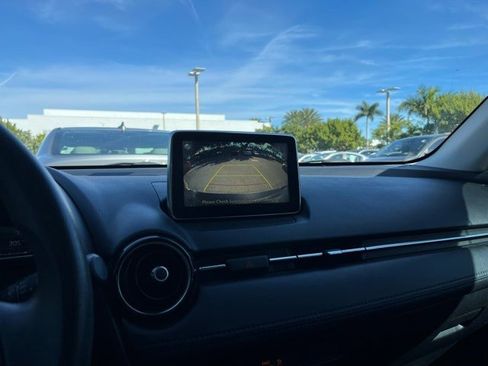 Used 2017 Toyota Yaris iA image 7