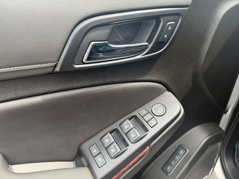 Used 2019 GMC Yukon XL SLT AWD/4WD image 14