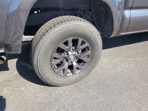 Certified 2021 Toyota Tacoma SR5 image 9