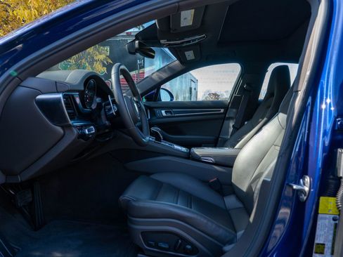 Certified 2023 Porsche Panamera Platinum Edition image 24