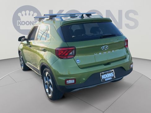 Used 2022 Hyundai Venue SEL FWD image 10