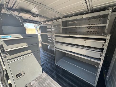 Used 2013 Chevrolet Express 2500 RWD image 16