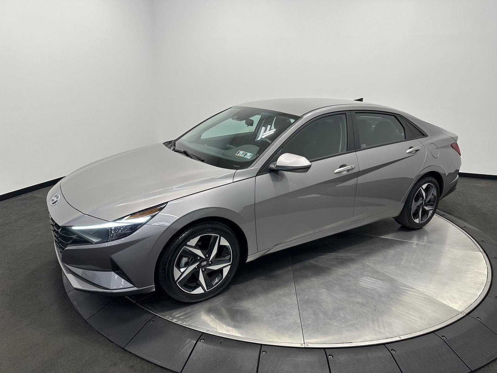 Certified 2023 Hyundai Elantra SEL w/ Convenience Package FWD image 4