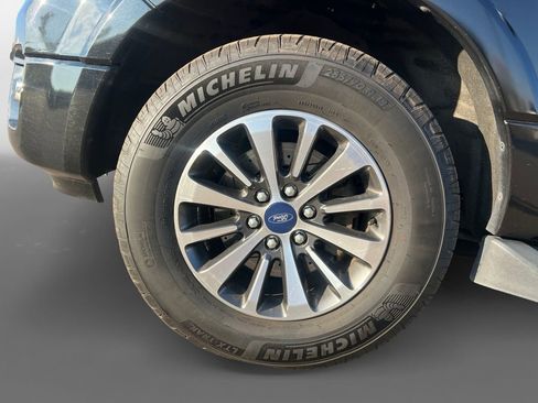 Used 2015 Ford Expedition XLT image 14