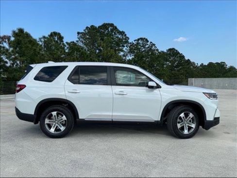 Certified 2025 Honda Pilot EX-L image 4