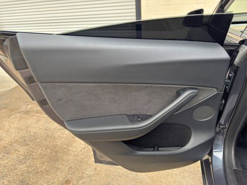 Used 2022 Tesla Model Y Long Range AWD/4WD image 44