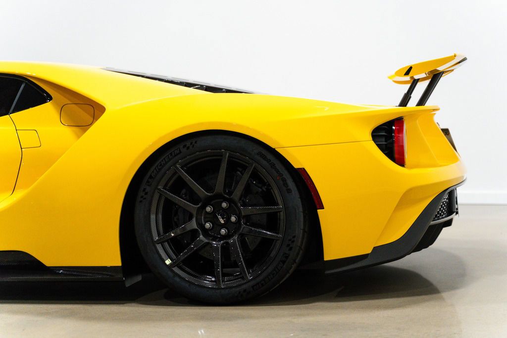 Used 2020 Ford GT Carbon Series RWD image 9