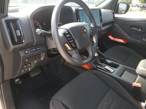 Used 2025 Nissan Frontier PRO-4X AWD/4WD image 24