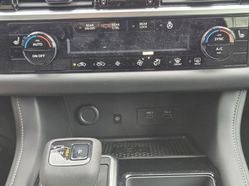 New 2025 Nissan Pathfinder SL image 17