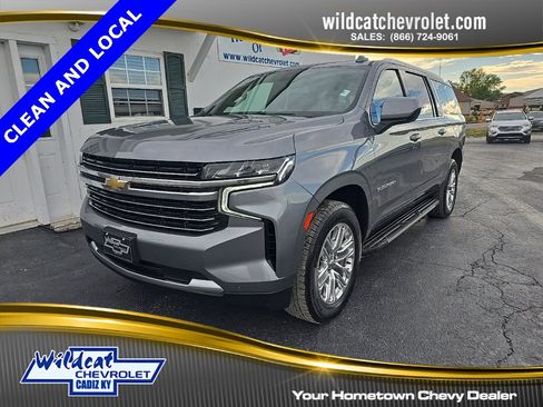 Used 2022 Chevrolet Suburban LT image 1