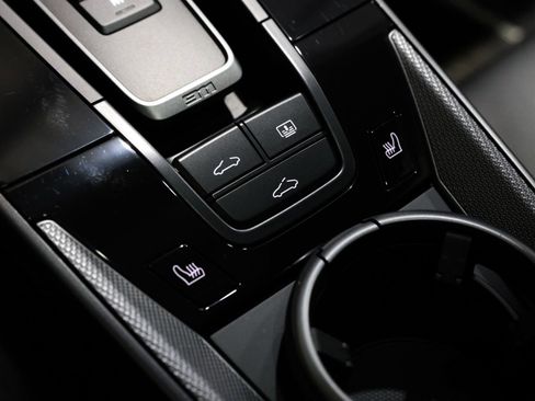 Used 2022 Porsche 911 Carrera RWD image 13