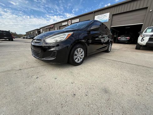 Used 2016 Hyundai Accent SE w/ Option Group 02 image 10