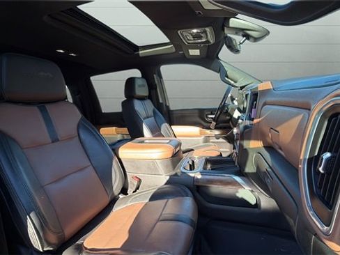 Used 2021 Chevrolet Silverado 3500 High Country image 23