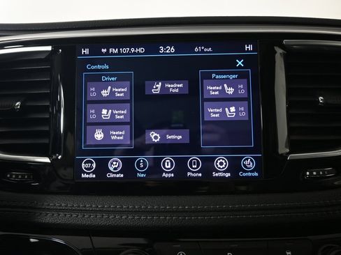 Used 2020 Chrysler Pacifica Limited image 32