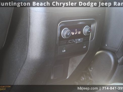 Used 2024 Chevrolet Suburban LT image 37