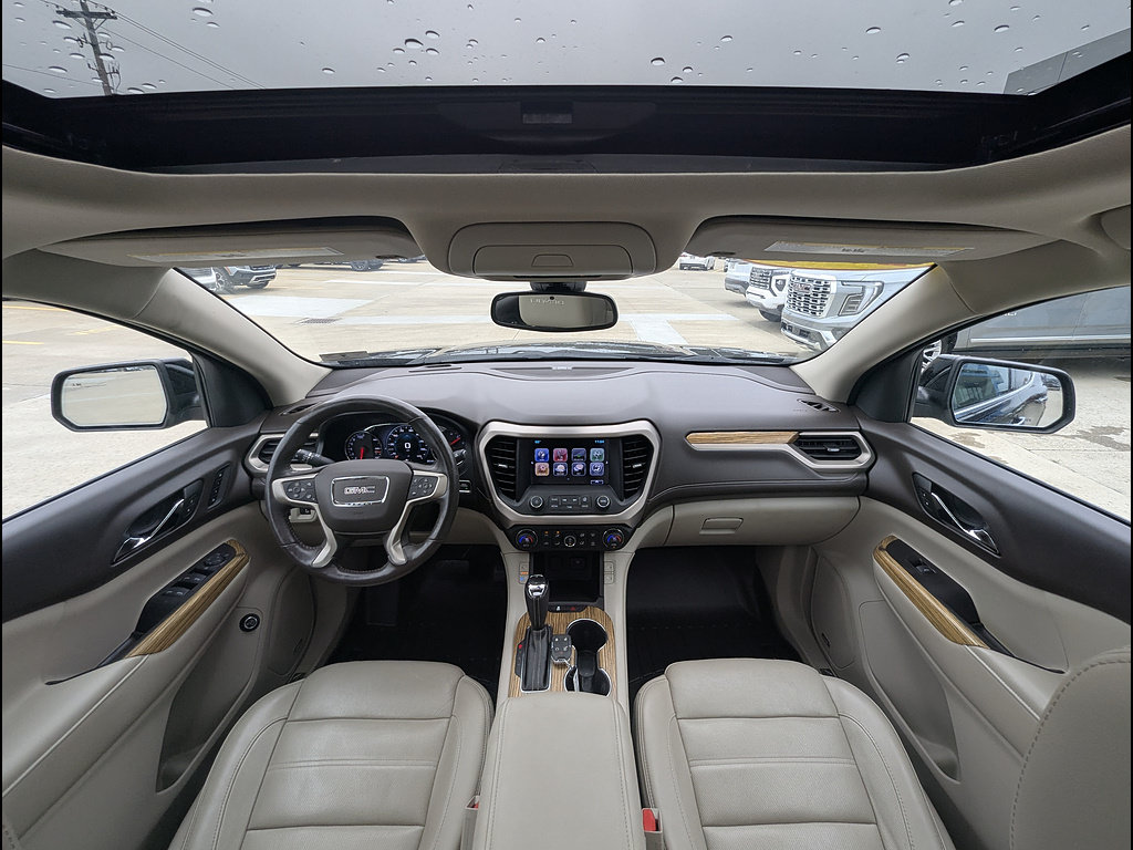 Used 2017 GMC Acadia Denali w/ Technology Package FWD image 25