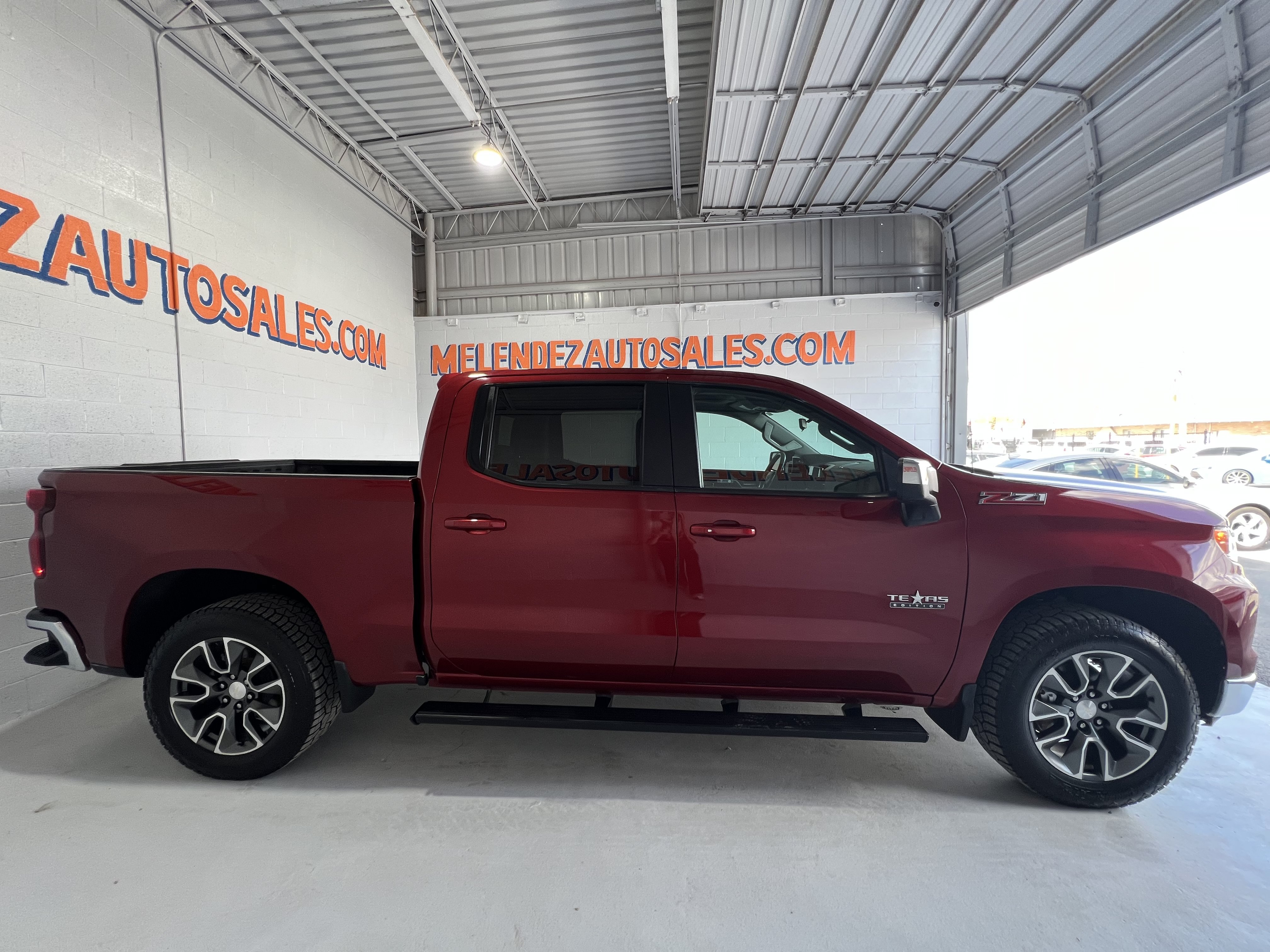 Used 2022 Chevrolet Silverado 1500 LT AWD/4WD image 7