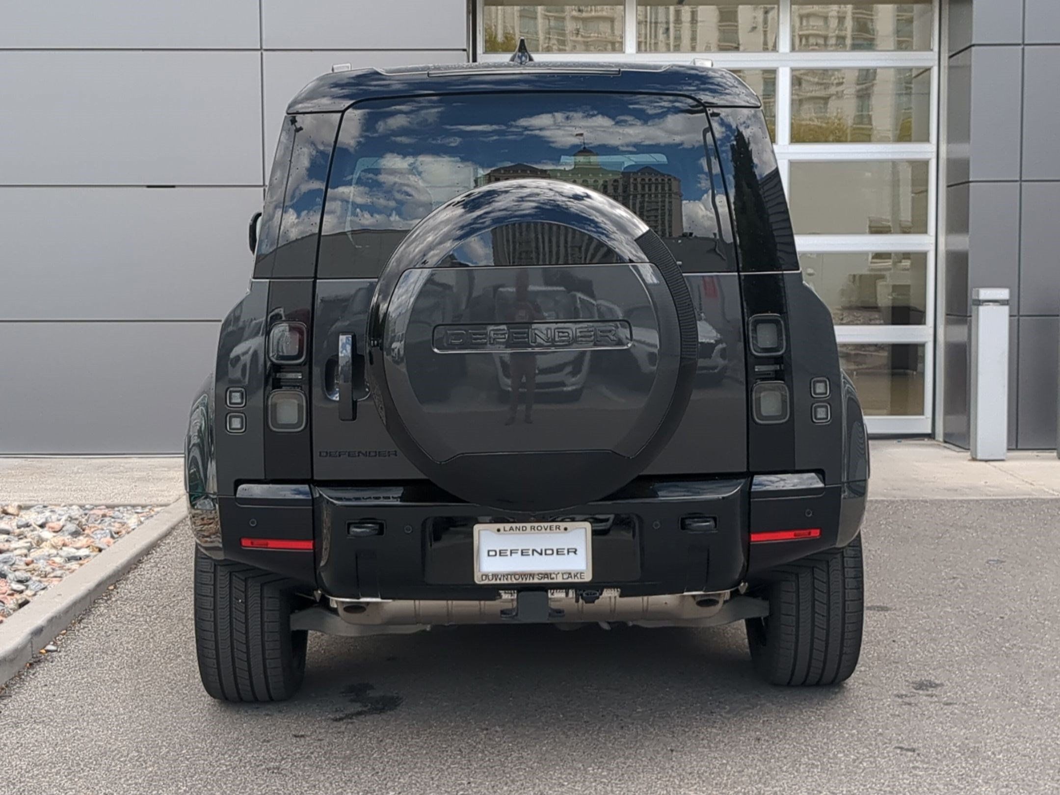 New 2026 Land Rover Defender 110 X-Dynamic SE AWD/4WD image 6