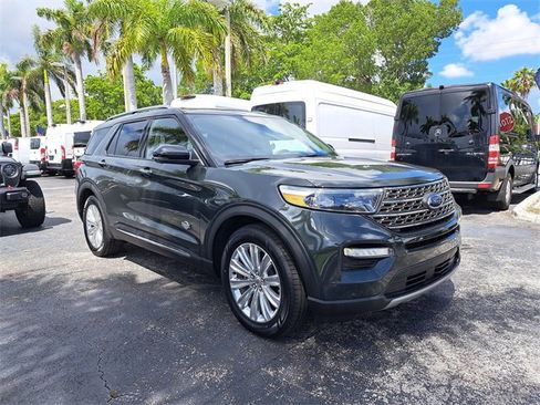 Used 2022 Ford Explorer King Ranch w/ Technology Package image 2