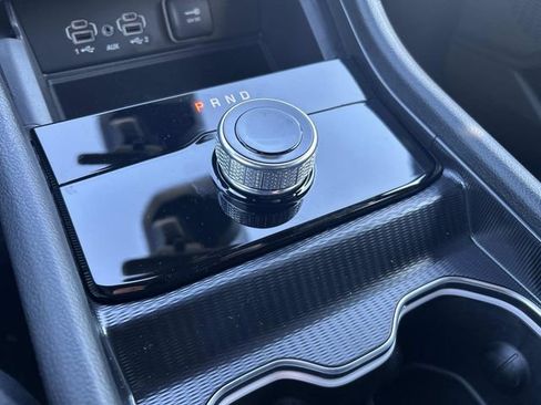 New 2025 Jeep Grand Cherokee Altitude image 11