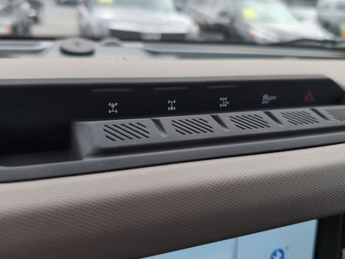 Used 2024 Ford Bronco Wildtrak image 24