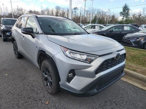 Used 2021 Toyota RAV4 XLE w/ Convenience Package image 7