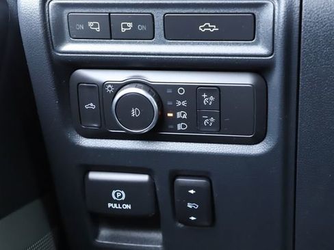 Used 2021 Ford F150 Platinum w/ FX4 Off-Road Package image 32