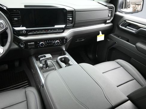 New 2026 Chevrolet Silverado 1500 LTZ w/ Z71 Off-Road Package image 12