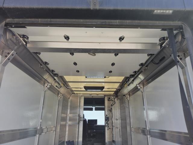 Used 2024 Chevrolet Brightdrop 600 w/ Commercial Equipment Package AWD/4WD image 7