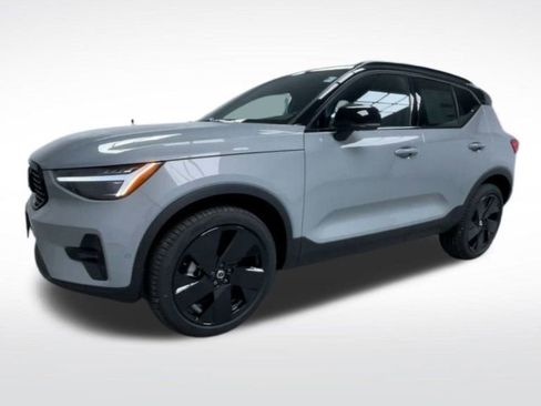 New 2026 Volvo XC40 B5 Ultra w/ Protection Package Premier image 19