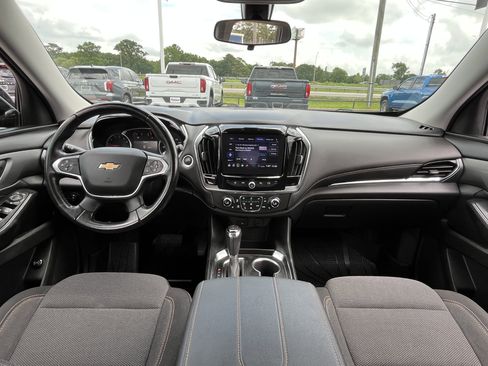 Used 2020 Chevrolet Traverse LT FWD image 33