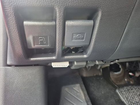 Used 2025 Toyota RAV4 Limited w/ Advanced Technology Package image 25