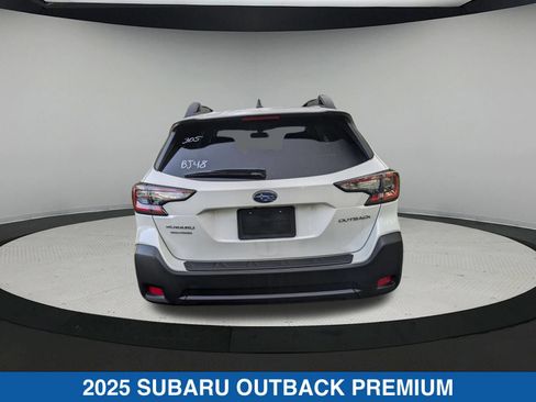 Certified 2025 Subaru Outback Premium AWD/4WD image 9