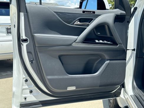 New 2026 Lexus LX 600 4WD w/ Luxury Package image 12