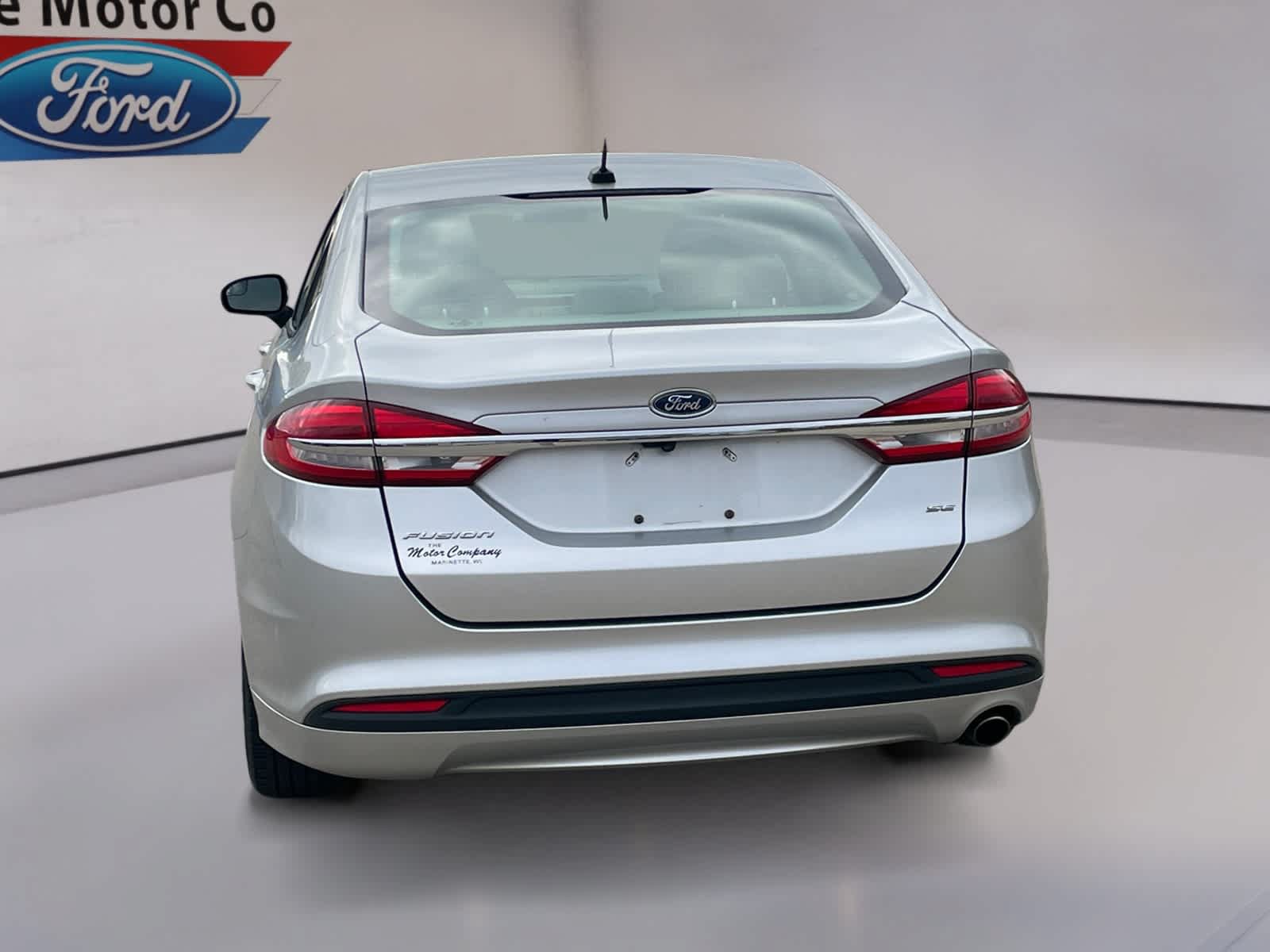 Used 2017 Ford Fusion SE FWD image 6