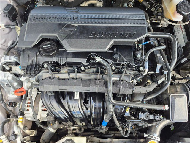 Used 2023 Hyundai Elantra Limited FWD image 22