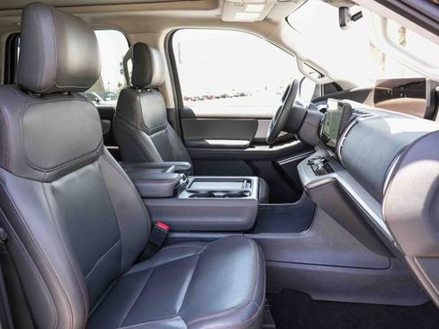 Certified 2025 Ford Expedition Active AWD/4WD image 18