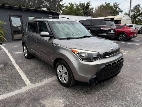 Used 2015 Kia Soul FWD image 3