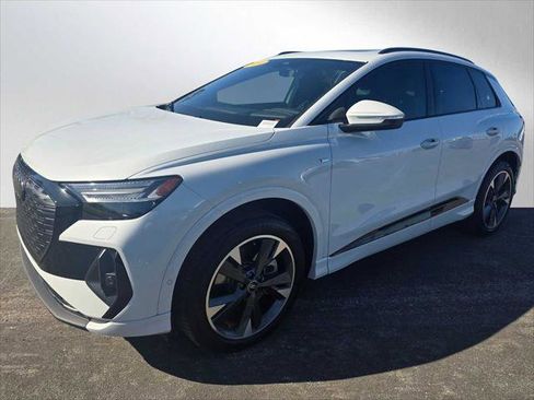 Used 2024 Audi Q4 e-tron Prestige image 7