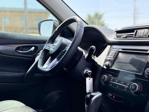 Used 2020 Nissan Rogue S w/ Special Edition Package FWD image 23