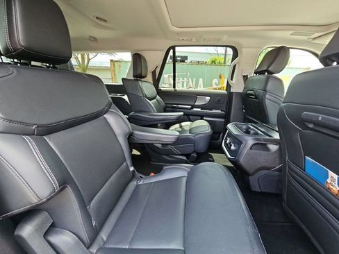 Used 2025 Ford Expedition Max Platinum w/ Driver's Package AWD/4WD image 29