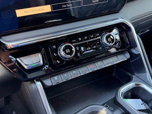 New 2026 GMC Sierra 2500 Denali w/ Denali Reserve Package AWD/4WD image 19