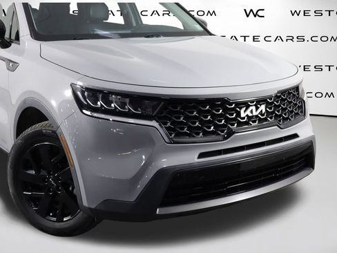 Used 2022 Kia Sorento S AWD/4WD image 43