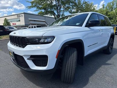 Used 2023 Jeep Grand Cherokee Altitude