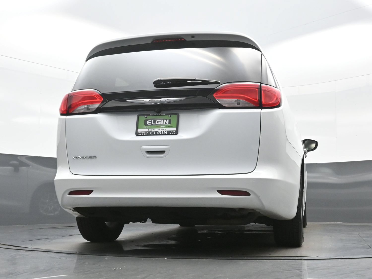 Used 2023 Chrysler Voyager LX FWD image 34