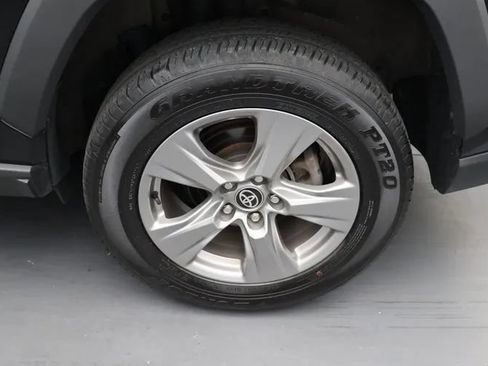 Used 2024 Toyota RAV4 XLE FWD image 37