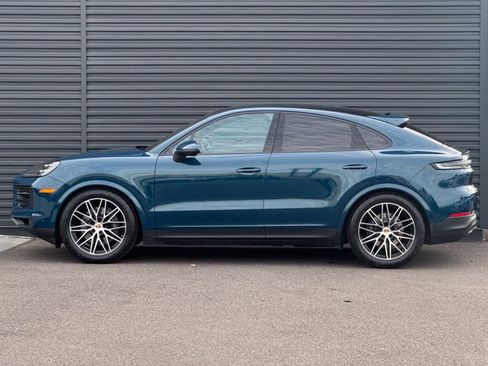 Used 2024 Porsche Cayenne Coupe AWD/4WD image 2