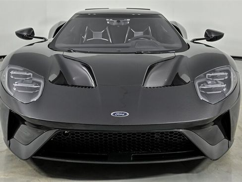 Used 2022 Ford GT Liquid Carbon Series RWD image 2