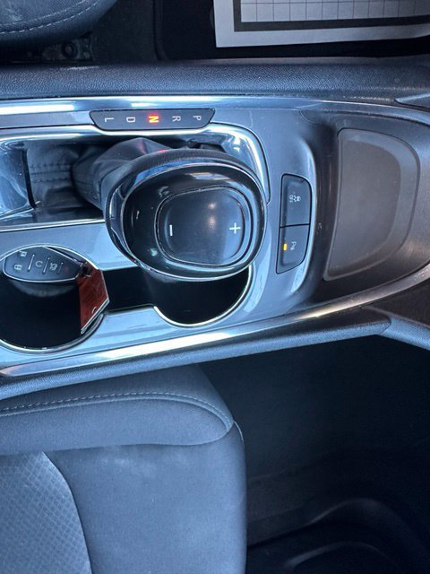 Used 2020 Chevrolet Malibu LT FWD image 25