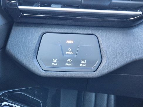 New 2026 Volkswagen ID.4 Pro image 17